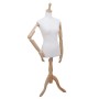 Elegante MCW Schneiderpuppe Q23 mit weißem Stoffbezug, beweglichen Holzarmen und höhenverstellbarem Holzstandfuß.