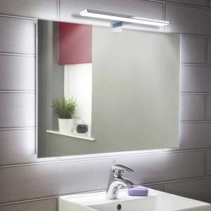 Moderne Chrom LED Badleuchte Aurinko 80cm als Spiegelleuchte im Badezimmer.