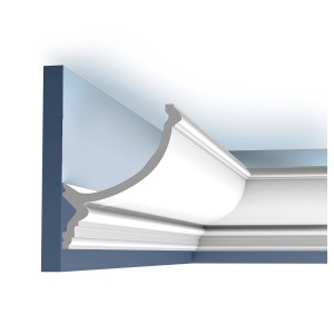 Weiße ORAC DECOR C900 LUXXUS Eckleiste als Stuckprofil an Decke und Wand.
