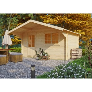Unbehandeltes Kiehn-Holz Gartenhaus KH 28-097, 380x280 cm, mit Fenster und Tür im Garten.