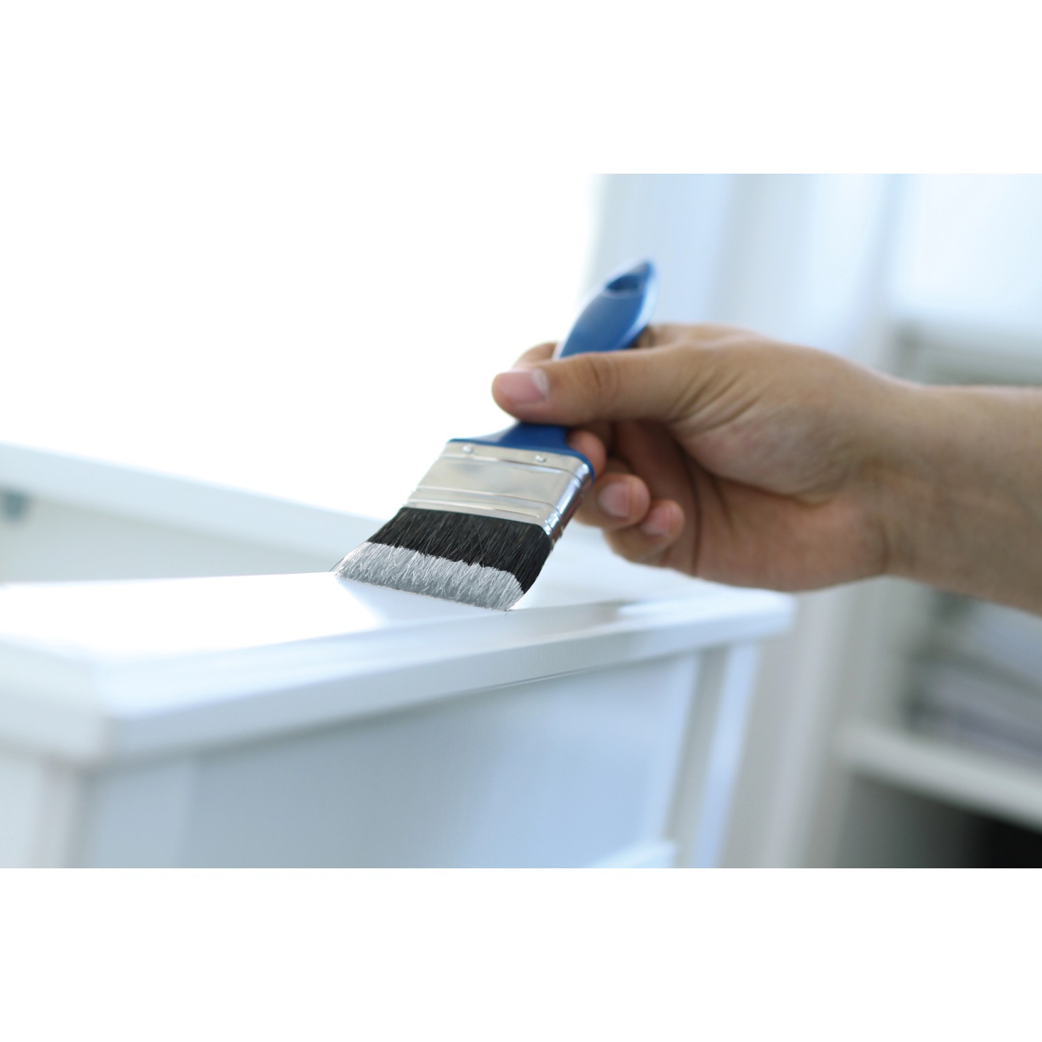 Hand bemalt mit LUX Flachpinsel Lacke Kunstharz Classic 20 mm.