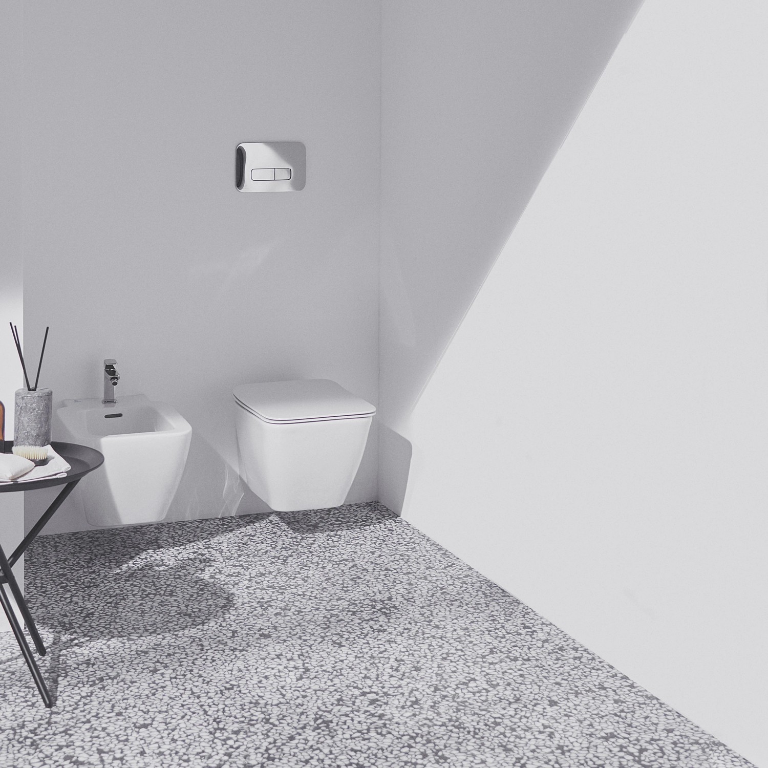 Ideal Standard Wand-WC Strada II, spülrandlos in Weiß mit AquaBlade Technologie.