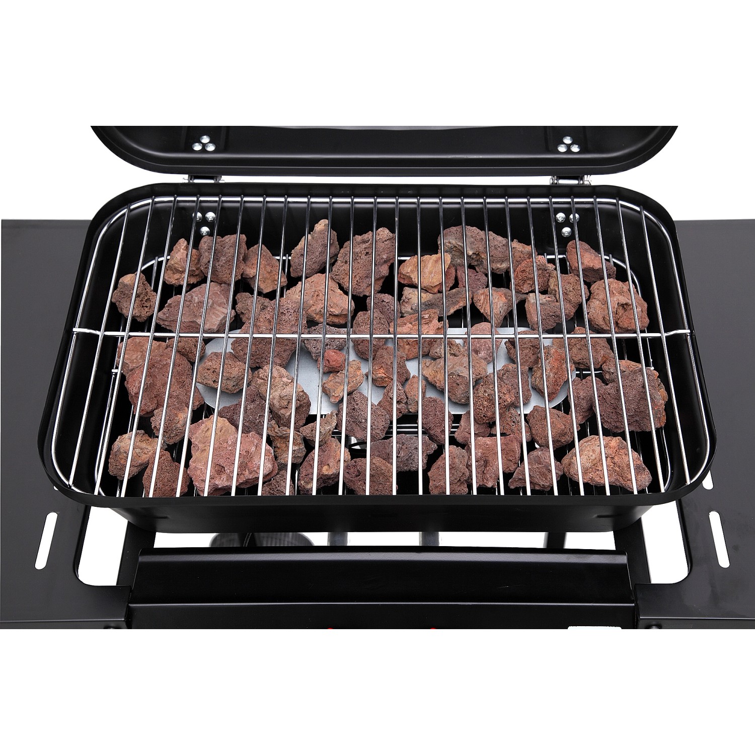 Schwarzer tepro Lavasteingasgrill Irvine mit Lavasteinen auf dem Grillrost.