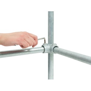 Eckstück 90° silber verzinkt für Stahlrohr (Ø 2,7 cm) wird mit Inbusschlüssel montiert.