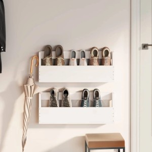 Zwei weiße vidaXL Wand-Schuhregale aus Kiefernholz mit Schuhen an einer Wand.