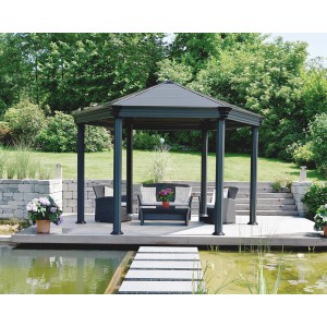 Anthrazitfarbener Palram Canopia Roma Pavillon 4x3.6 mit LED-Set im Garten.