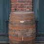 Gebürstete Regentonne aus originalem Whiskyfass (Ø 60 cm) mit Wasserhahn für den Garten.