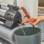 Gardena Hauswasserwerk 6300 SilentComfort mit LC-Display und Bluetooth in Aktion.