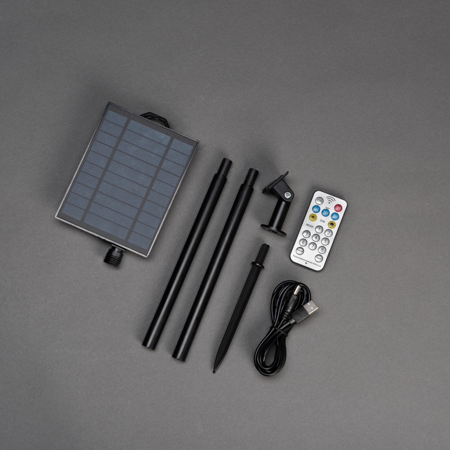 Konstsmide LED-Lichtervorhang Solar Eisregen Zubehör: Solarpanel, Erdspieß, Fernbedienung, USB-Kabel.