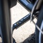 Detailaufnahme Eufab Fahrradträger Falcon: Kupplung mit Schnellverschluss und Diebstahlsicherung.