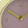 Detailansicht: Wall-Art Wecker in Gold-Optik mit rosa Ziffernblatt, Durchmesser 11,2 cm.
