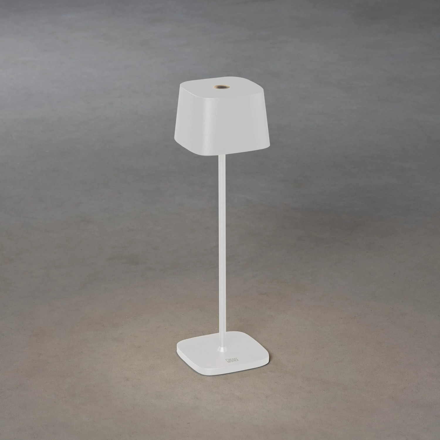 Weiße Konstsmide LED Tischleuchte Capri, 36cm hoch, für Innen und Außen. Dekoleuchte mit Akku.