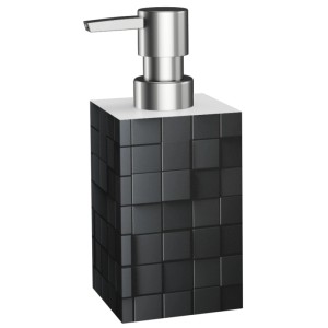 SANILO Seifenspender Cube, Teil des Badhelfer Sets, mit schwarzem Mosaikmuster und Edelstahlpumpe.