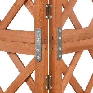 Detailansicht Eckspalier aus Tannenholz mit Metallverbindungen. Rankhilfe für Kletterpflanzen.