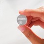 Energizer CR 2025 Lithium Knopfzelle in Hand, 2er-Pack.