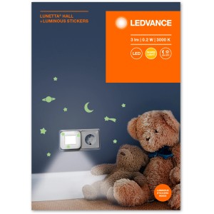 Ledvance LED-Nachtlicht Lunetta Hall mit Aufklebern, warmweißes Licht, neben Teddybären.