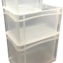 Gestapelte, transparente Eurobox-System Boxen (30x20x22 cm) mit Vollwand. Aufbewahrungsboxen für Ordnung.