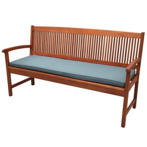 Taubenblaues Beautissu Loft BK Bankkissen 150x48x5cm auf Holz-Gartenbank. Weiche Auflage für idealen Sitzkomfort.