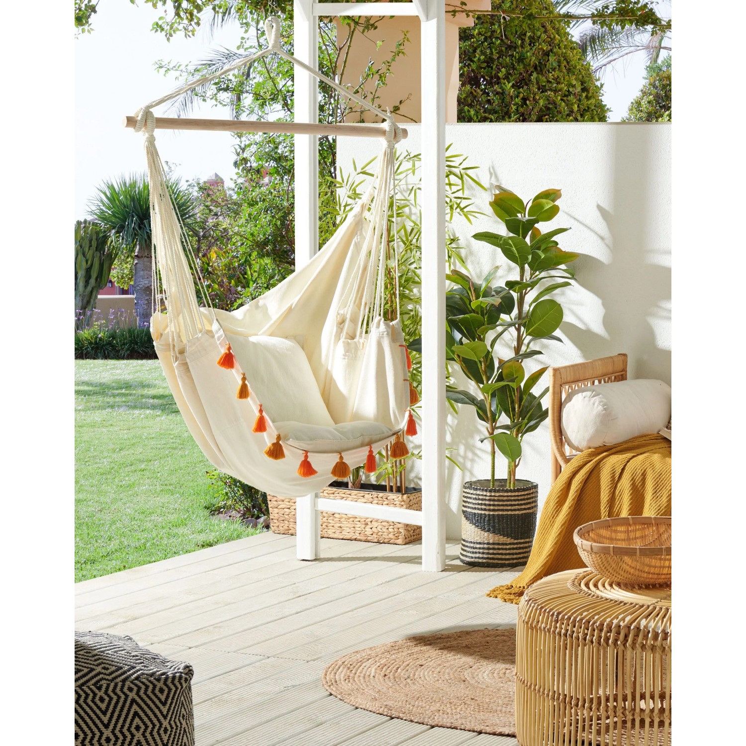 Beliani Hängesessel Outdoor Beige Orange 55 x 96 x 125 cm kaufen bei OBI