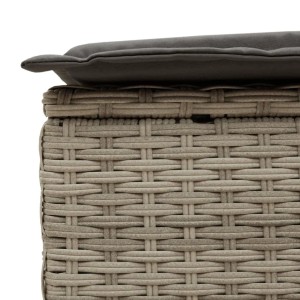Detailaufnahme: Hellgraue Doppel-Sonnenliege aus Poly Rattan mit dunkelgrauem Kissen.
