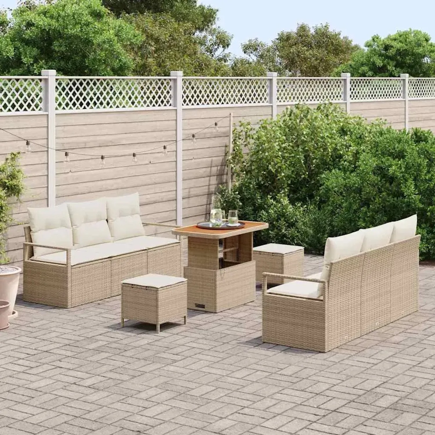 Beiges 9-teiliges vidaXL Garten-Sofa-Set aus Poly Rattan mit Stauraum und Tisch.