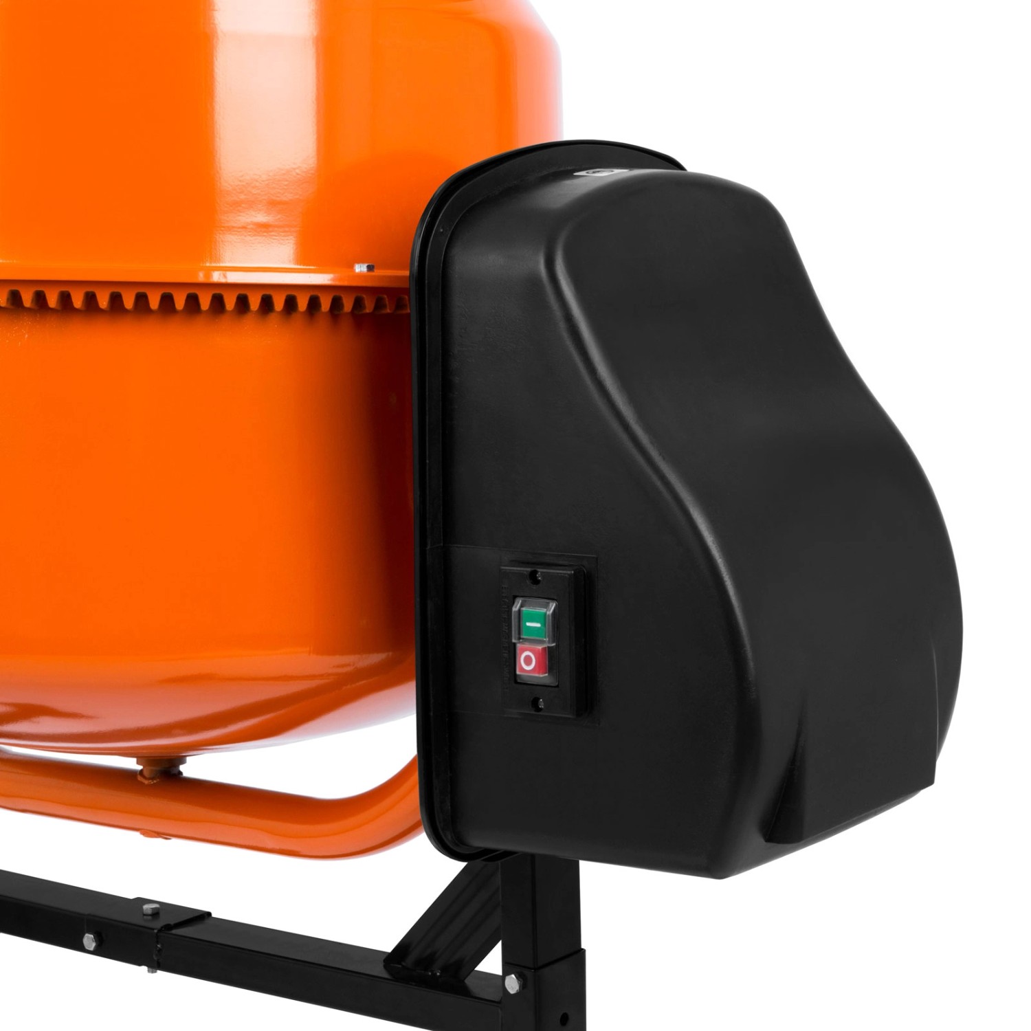 Detailaufnahme: EBERTH Betonmischer, orange Trommel, schwarzer Motorschutz mit Schalter.