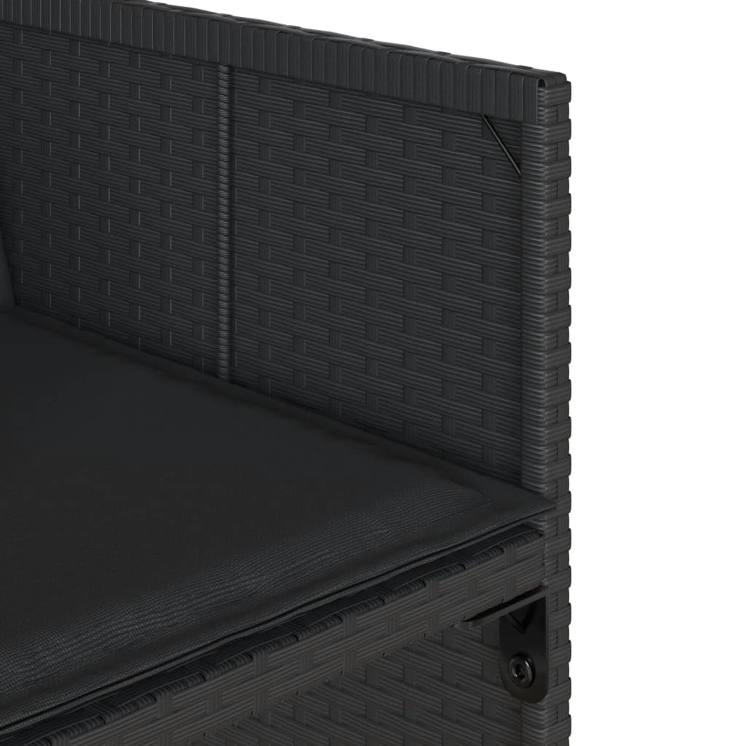 Detailansicht eines schwarzen Gartenstuhls aus Polyrattan mit Kissen, Teil der vidaXL 7-tlg Essgruppe.