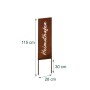 Rostbrauner Gartenstecker aus Eisen, 115 cm hoch, mit weißem Schriftzug "Heimathafen". Wetterfeste Gartendeko.