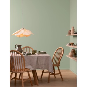 Esszimmer mit Wandfarbe in Alpina Eukalyptusgrün. Bunte Wandfarbe für ein modernes Ambiente.