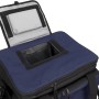 Geöffnete blaue Cartrend Kühltasche (30 l) mit Entnahmeöffnung und Netzfach.