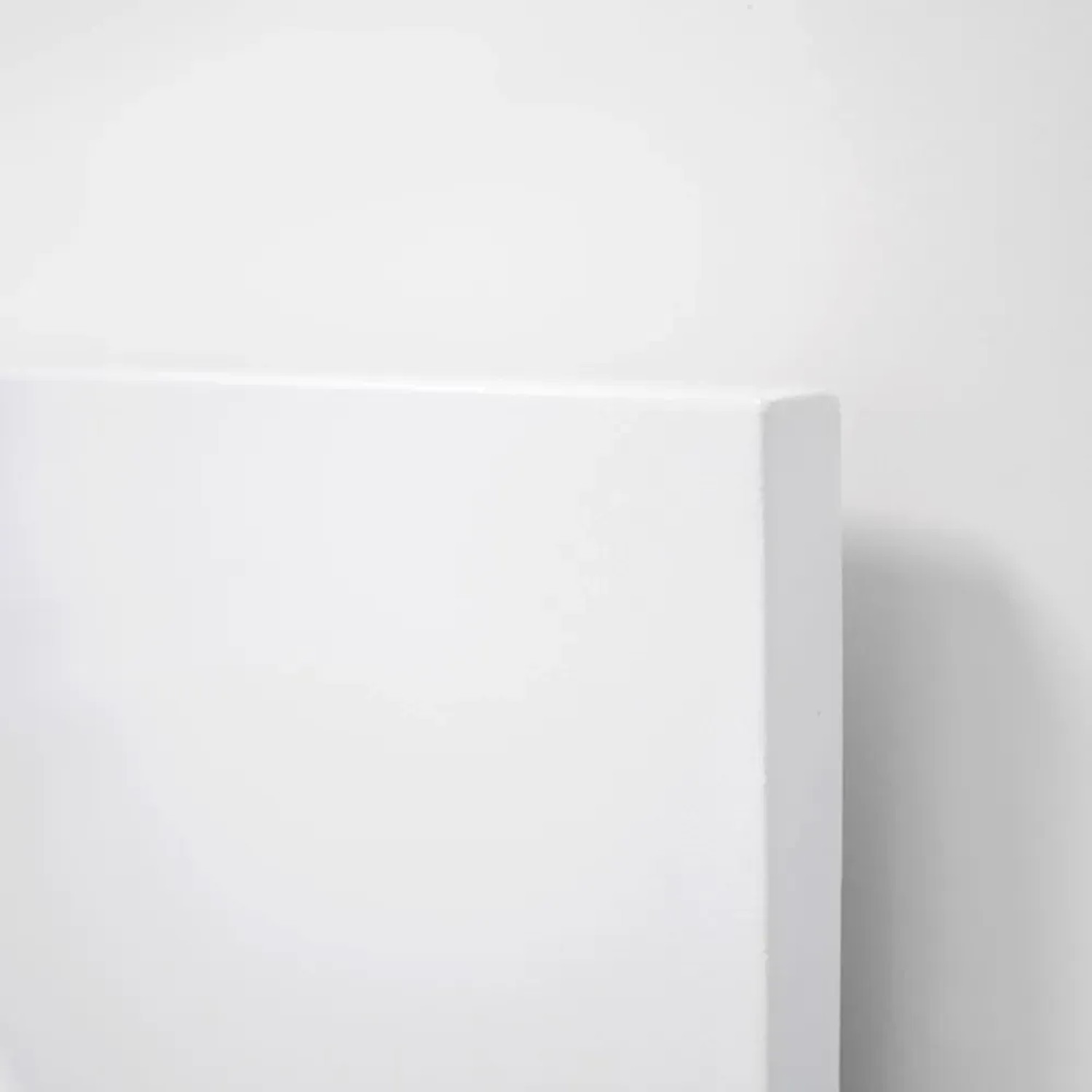 Detailaufnahme der weißen Vasner Funk-Infrarotheizung Citara M RX (700 W).