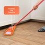 Bestlivings Bodenwischer mit orangem Mikrovelour Chenille Bezug im Einsatz.