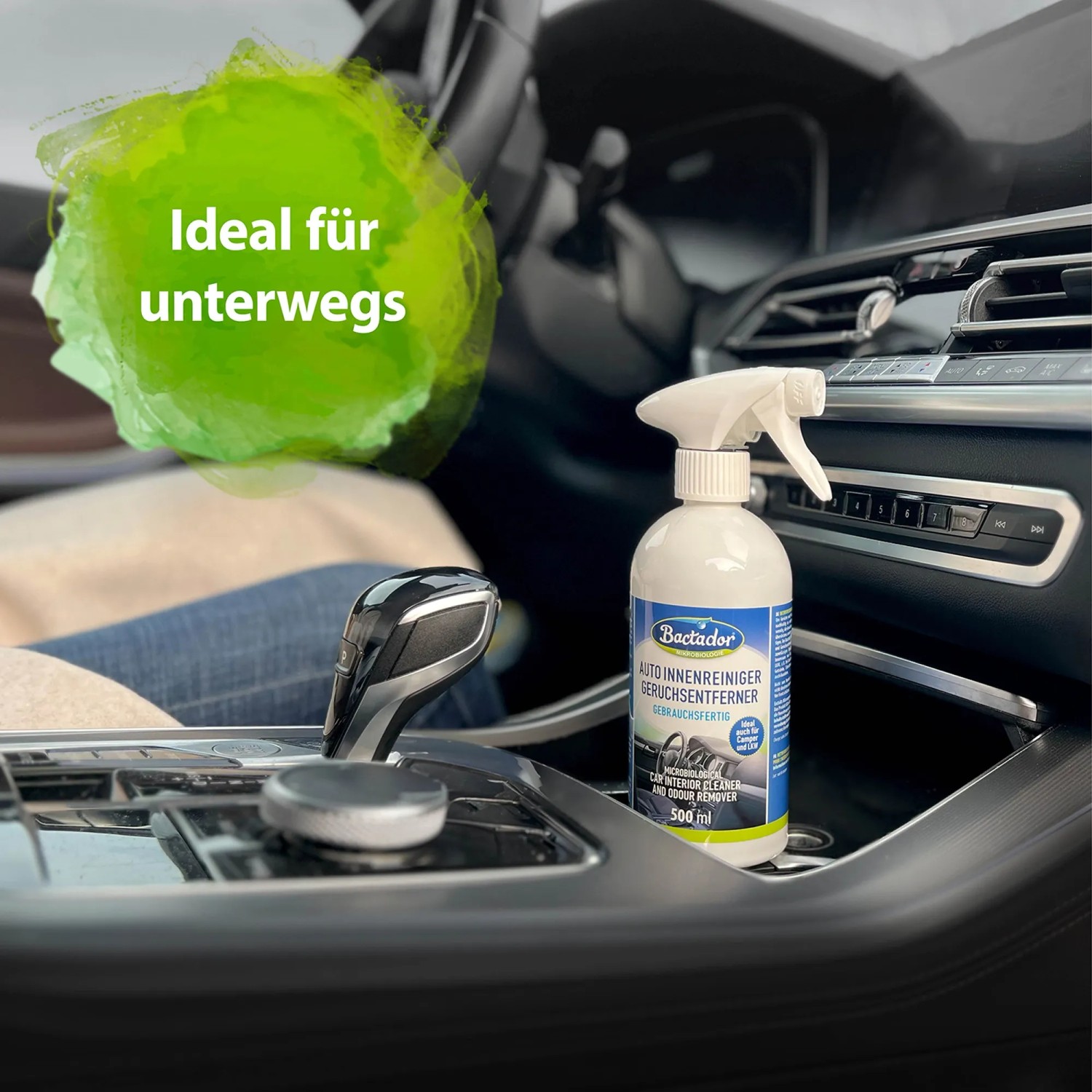 Bactador Auto Innenreiniger Spray 500ml im Auto-Innenraum zur Geruchsentfernung.