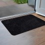 Anthrazitfarbene OBI Baumwollmatte, 50x80 cm, für den Innenbereich. Fußmatte mit rutschhemmender Rückseite.