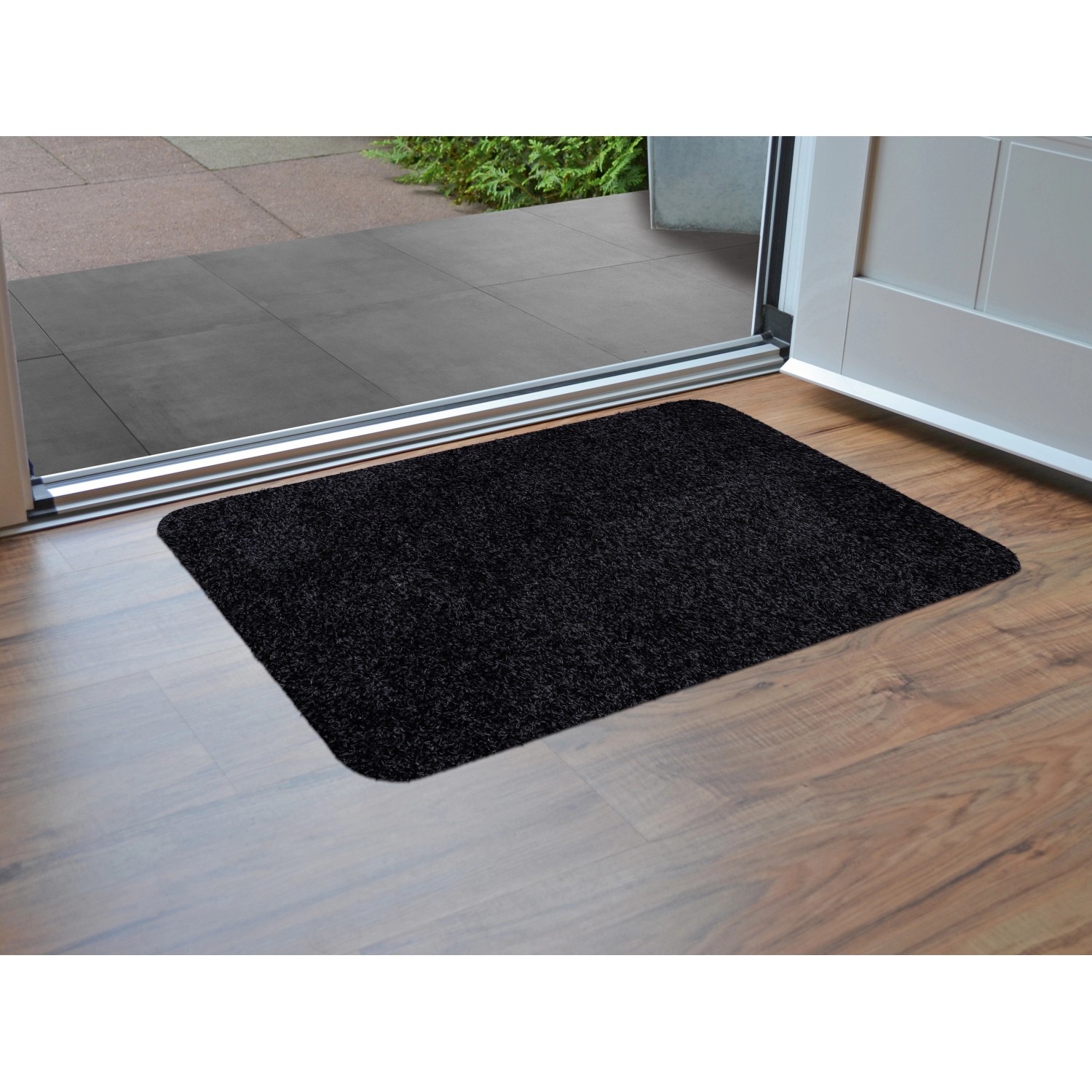 Anthrazitfarbene OBI Baumwollmatte, 50x80 cm, für den Innenbereich. Fußmatte mit rutschhemmender Rückseite.