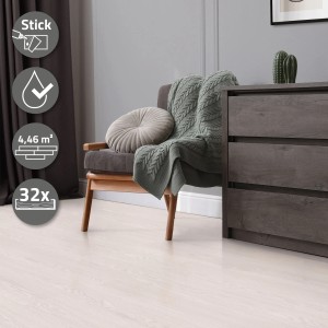 Selbstklebender PVC Bodenbelag in Weiß Eiche, verlegt in einem Wohnraum mit Möbeln.