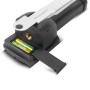 STAHLWERK Digitale Reifenfüllpistole: Offenes Batteriefach mit zwei AAA-Batterien. Präzise Druckluftmessung.