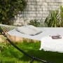 AMANKA XXL Stabhängematte, 200x120 cm, lila-grau, mit Kissen und Buch auf einer Wiese.