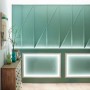 Wohnraum mit Paulmann YourLED ECO Stripe LED-Streifen Basis-Set 3m Warmweiß als indirekte Beleuchtung.