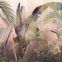 Komar Vliestapete Rainforest Mist: Fototapete mit tropischen Blättern in sanften Farben.
