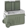 Grüne mobile Kühlbox aus Kunststoff mit geöffnetem Deckel, Dual-Zone-Fächern, Bedienfeld und robusten Rädern.