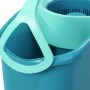 Leifheit Clean Twist Disc Mop Ergo Set, Detailaufnahme des Eimers mit Schleudersieb in blau-türkis.