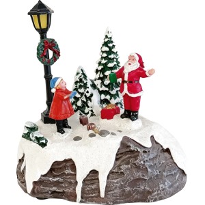 Beleuchtete Weihnachtsdorf Figur: Kind, Weihnachtsmann, Laterne, Tannenbäume im Schnee. Mehrfarbige Kunststoff Weihnachtsdeko.