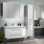 Weißer Fackelmann Spiegelschrank (110 cm) mit Softclose und LED-Leuchte im Badezimmer.