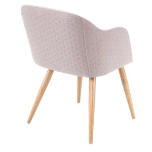 Creme-beiger Polsterstuhl mit Armlehnen, Wabenoptik-Rückenlehne und Holzoptik-Beinen. Esszimmerstuhl im Retro Design.