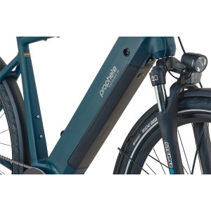 Detailaufnahme: Perlnachtblaues Prophete Trekking E-Bike Entdecker 3.0 mit Mittelmotor und integriertem Akku.