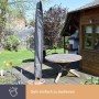 Schwarze Perel Garten-Schutzhülle aus Polypropylen-Gewebe für Sonnenschirme auf Terrasse.