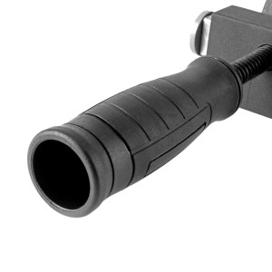 Detailaufnahme Doppelgriff der STAHLWERK Winkelklemme DW 90 ST, Zubehör für Schweißgeräte.