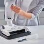 Leifheit Akku-Saugwischer Regulus Aqua PowerVac mit Reinigungsbürsten.