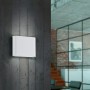 Weiße Trio LED-Wandleuchte Thames II für Innen und Außen, Lichteffekt nach oben und unten.